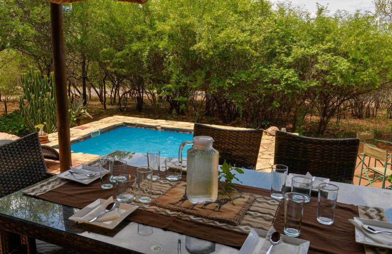 Giraffe Lodge โฮดสปรูท ภายนอก รูปภาพ
